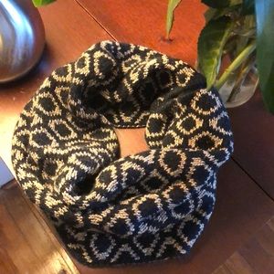 Ann Taylor black and gold neck scarf EUC